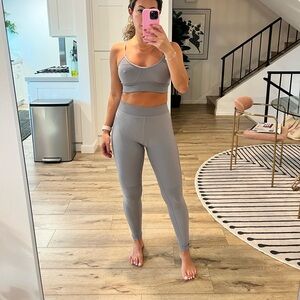 🧊 ALO Yoga Gray Head Start Leggings